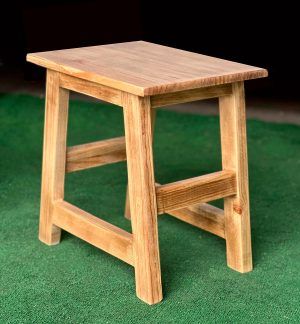 TABURETE BAJO DE MADERA - Imagen 3