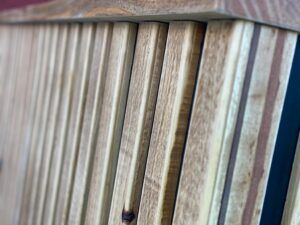 BARRA DE MADERA LISTADA VERTICAL - Imagen 15