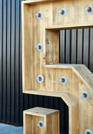 NÚMEROS DE MADERA CON LUZ - Imagen 3