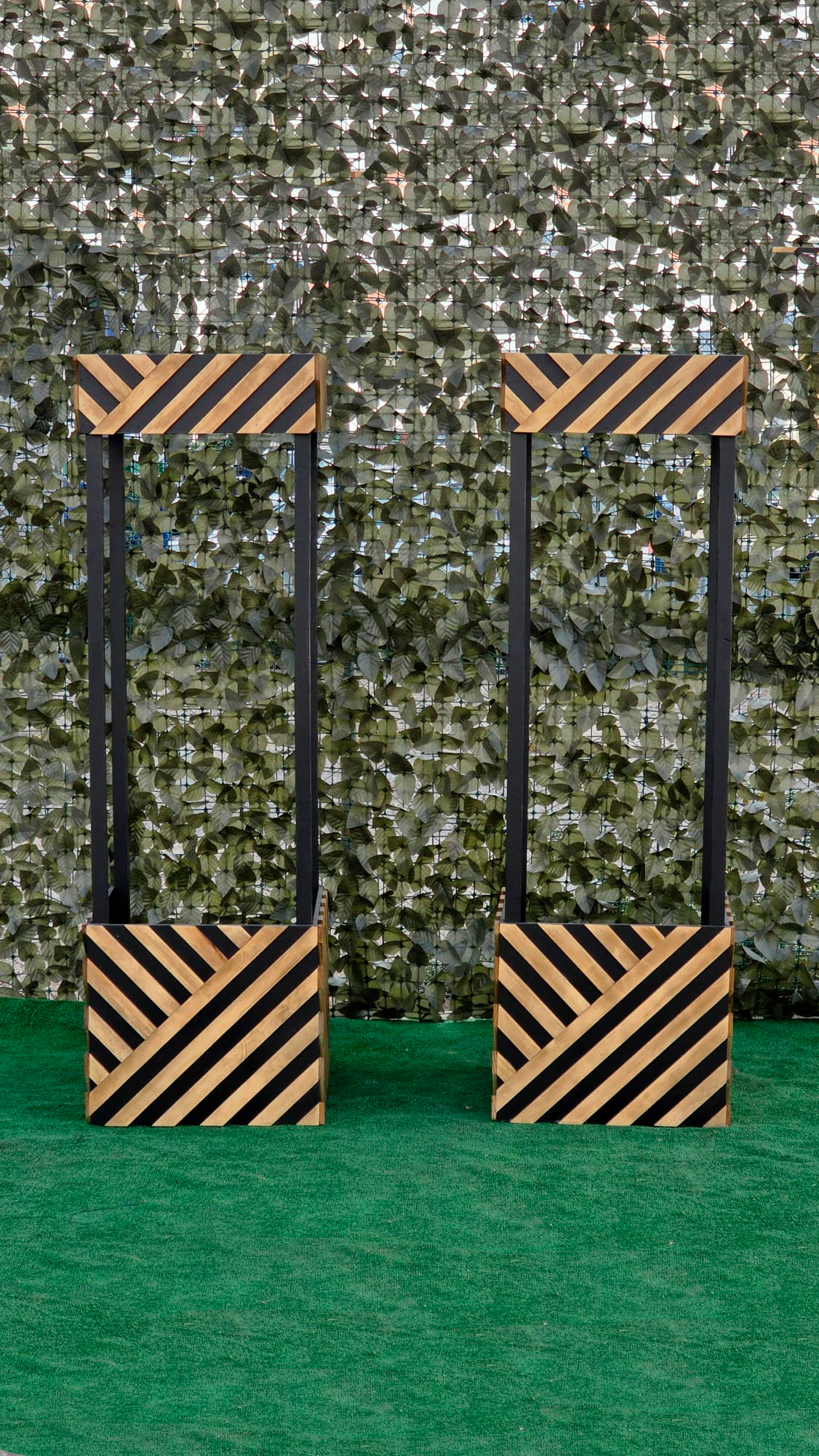 TOTEM DE MADERA LISTADO DIAGONAL - Imagen 2