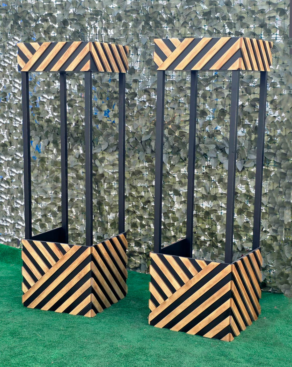 TOTEM DE MADERA LISTADO DIAGONAL - Imagen 5