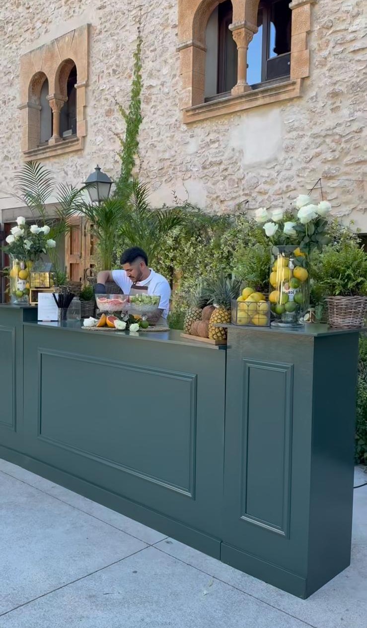 MOSTRADOR DE MADERA PLEGABLE CON COLUMNAS - Imagen 4